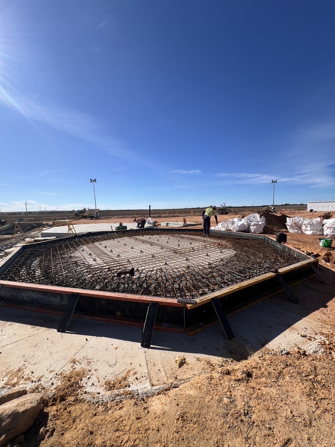 Full-scope formwork, reinforcement & pour